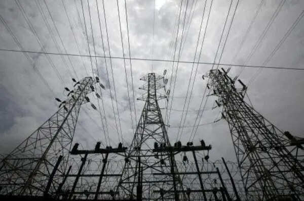 Driver narrowly escapes electrocution after dumper truck comes in contact with overhead wire in Navi Mumbai