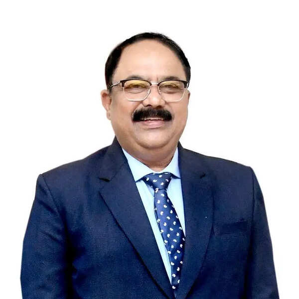 Hemant Pande takes charge as WCL’s CMD