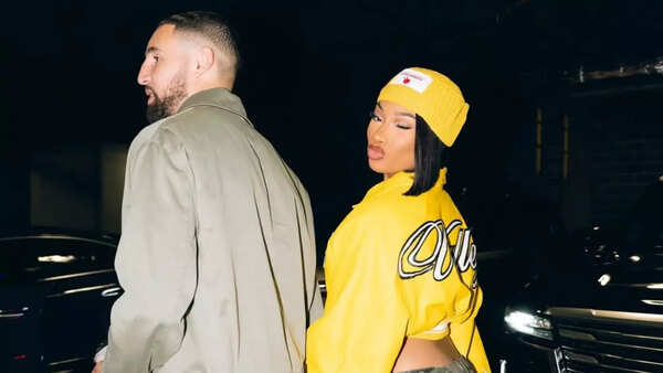“He's not Klay, he's dirt”: Klay Thompson mocked on SNL after Megan Thee Stallion allegations as Kam Patterson shoots his shot live