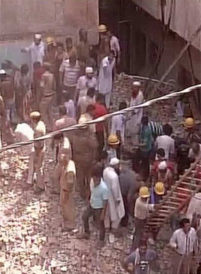 4-storey building collapses in north Delhi, 4 people dead