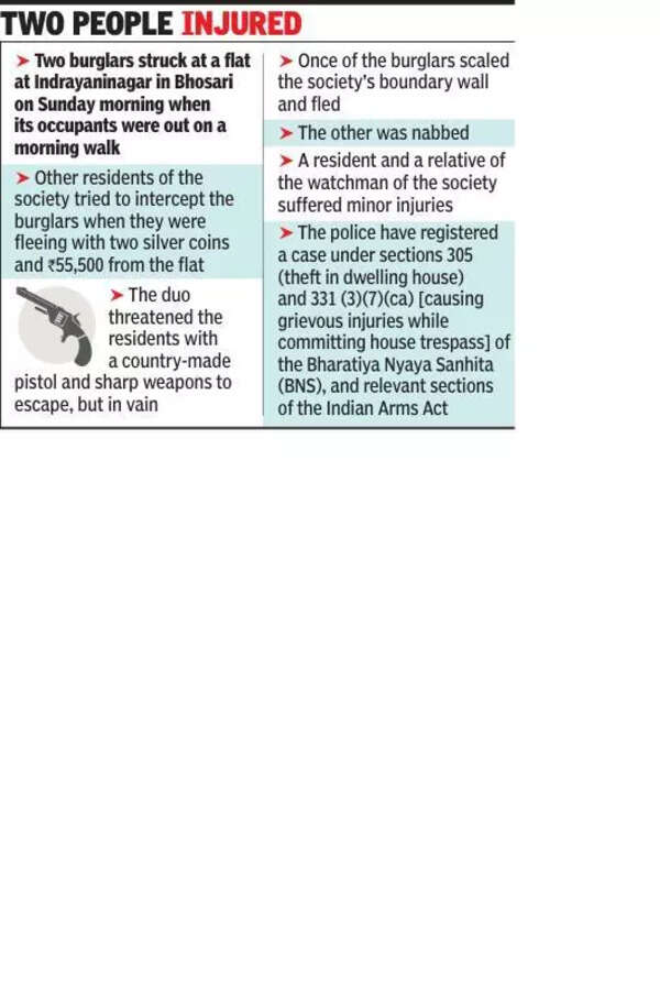 Residents ignore knife & firearm threats, nab one of two burglars in Bhosari