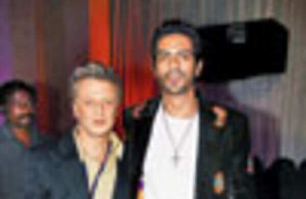 Rohit Bal bats for B'wood
