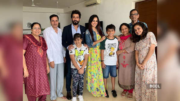 Shakti actress Kamya Panjabi poses for a happy picture with boyfriend Shalabh Dang, his son and the entire family