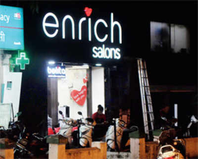 Aundh Co Worker Stalks Salon Employee In Aundh Arrested