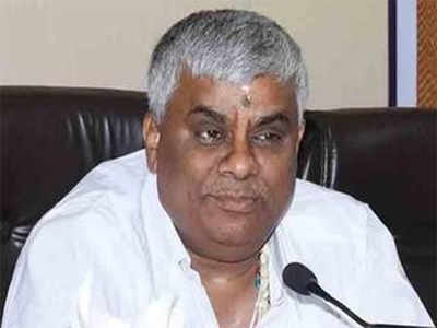 PWD Minister HD Revanna falls back on stars