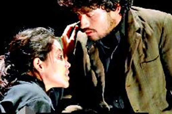 <i> </i>Theatre Review:Chairs<i></i>
