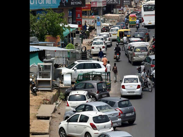 Why police are unable to stop illegal parking in Gurugram