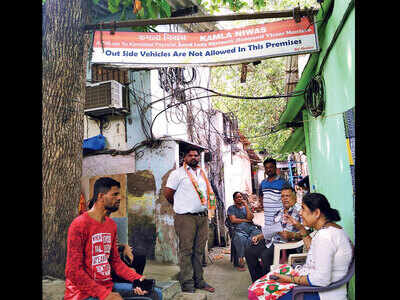 Two Bhandup chawls resist SRA survey