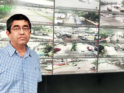 BMC chief faces first test: As rains pound city, Praveen Pardeshi adopts a defensive strategy to reduce mishaps
