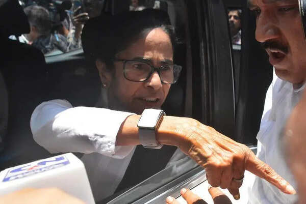 Ex-CM faces ‘Jai Shri Ram’ slogans at HC corridor