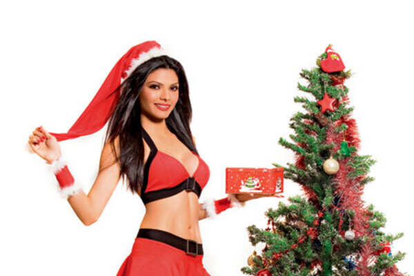 Sherlyn Chopra as Santa