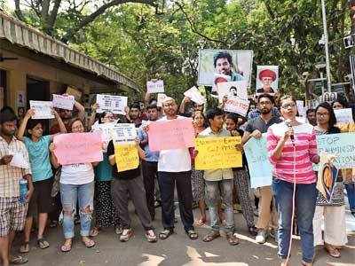 TISS urged to resolve deadlock over student fee