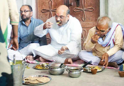 Shah lunches at Dalit home