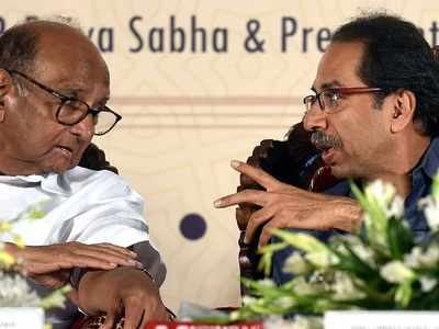 Sharad Pawar discusses COVID-19, political situation with CM Thackeray