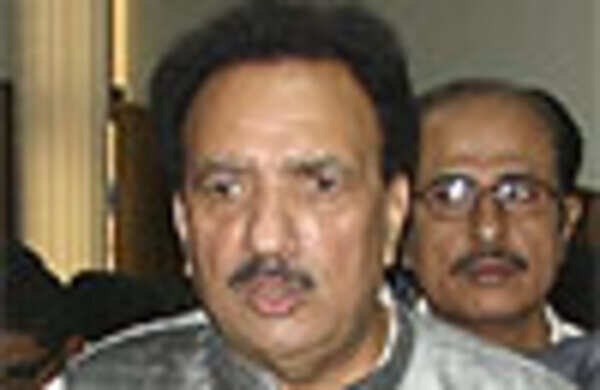 Pak sees a 'conspiracy' as 3 more held in UK