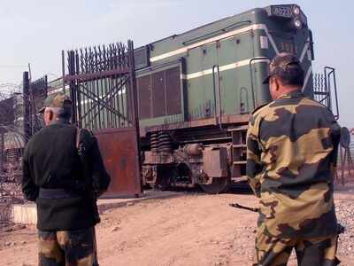 Pakistan suspends Samjhauta Express services, decides not to screen Indian movies