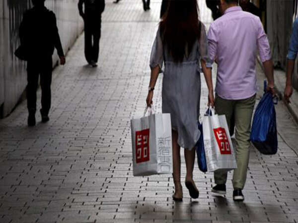 Licences of 54 Fashion Street stalls suspended over violations