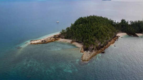Sindalah Island