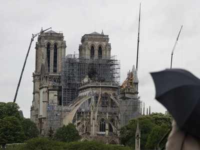 Notre-Dame workers start removal of fire-damaged scaffolding