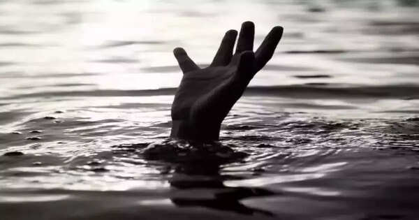 2 girls feared drowned in Ganga river