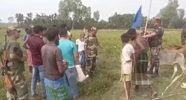 Flag meet as BGB stops BSF land-marking at Teen Bigha