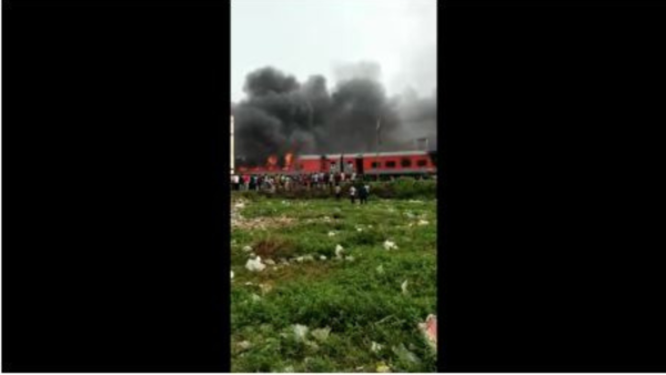 Agnipath protests in Bihar: Train set ablaze, police stations attacked at Samastipur