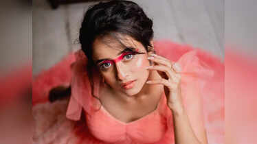 From Chaitra Vasudevan's bold graphic liners to Ashita ...