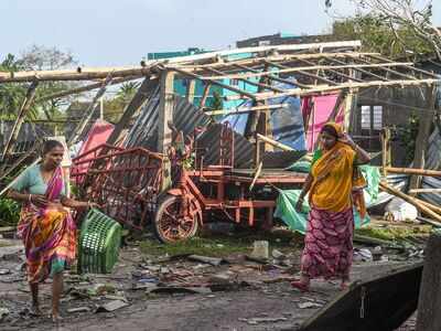 Live updates: Cyclone Bulbul kills 10 in West Bengal, 2.73 lakh families affected in the state