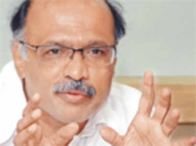 Capt Gopinath flays AAP decision on FDI in retail