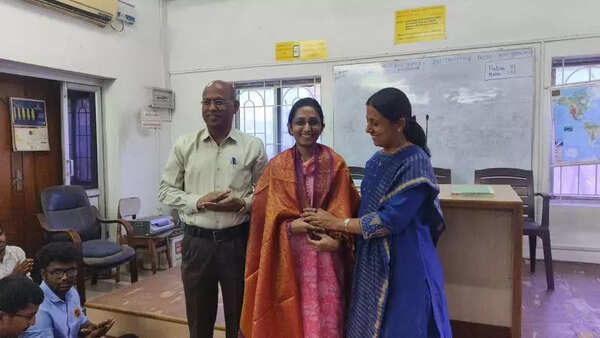 Coimbatore student who cleared UPSC after training at free coaching centre, felicitated