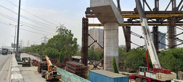 NH-9 slip road shut for Metro work, vehicles forced to take 4km detour to Indirapuram