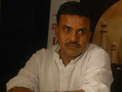 Sanjay Nirupam lauds R R Jadhav’s honesty, criticises CM Devendra Fadnavis for supporting BJP minister Subhash Deshmukh