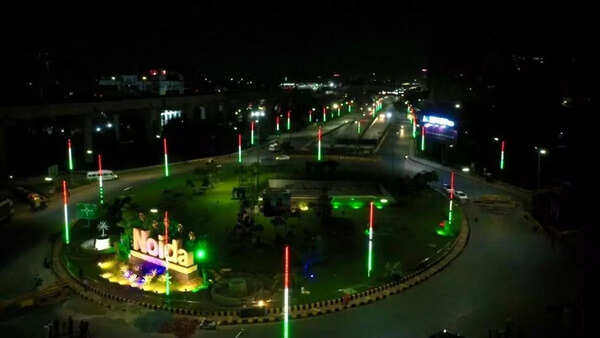 Noida installs over 1 lakh LED lights, more dark spots to be lit