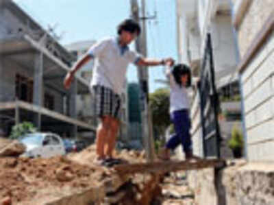 Who dug up Bethel Road?