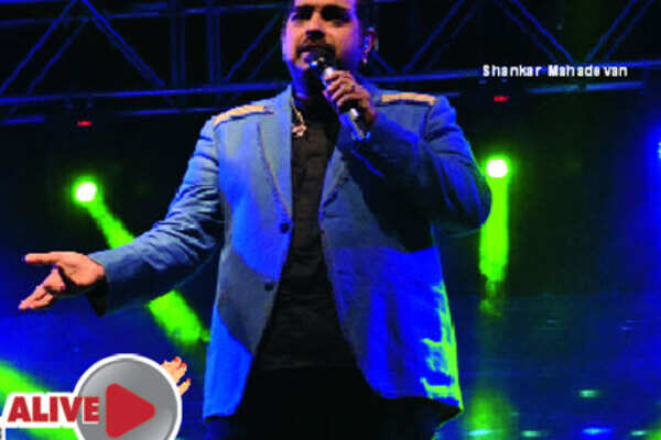Shankar, Ehsaan and Loy performs at Ravindra Bhavan in Bhopal