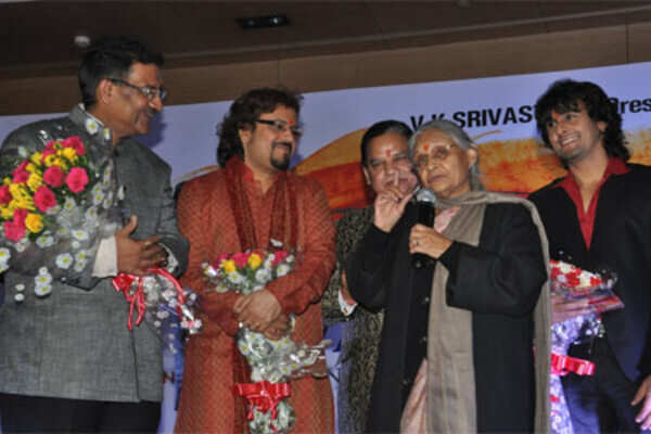 Farooq Abdullah turns singer on on a musical event held on 63th Republic Day