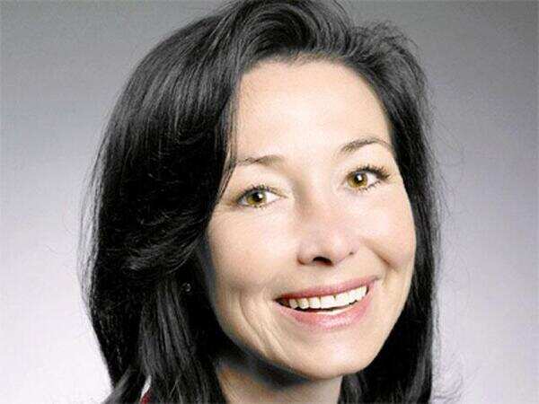 75% of management is from India: Oracle CEO