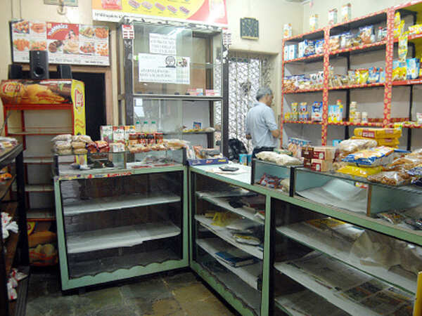 Demonetisation a windfall for modern trade, wallet cos, but kiranas bleed