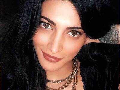 Quarantine DIY: Shruti Haasan's makeup tutorials