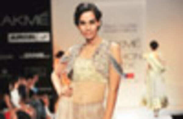Look hot in see-through silhouettes