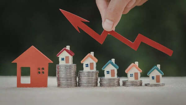 Is it the right time to invest in a property? 5 key indicators that predict Real Estate market booms and busts