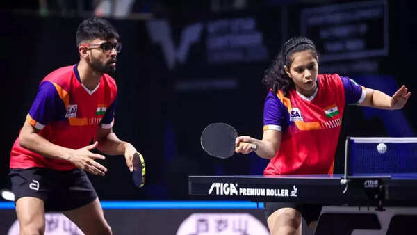 Shah-Chitale fight off elbow scare, but lose to Olympic & world champions in WTT Finals debut