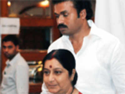 Sushma gives her blessings to Sreeramulu return to BJP?