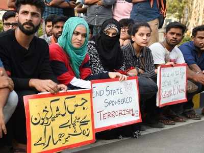 Kashmiri students protest in Hyderabad Central Varsity for normalcy in Kashmir