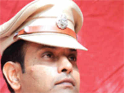 Auto driver takes DCP for ride, realises folly later
