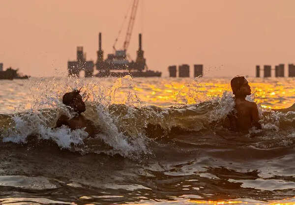 Mumbai temperature moderate at 34.5 C, but humidity drives up discomfort