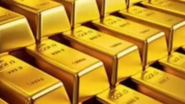 Family in Ayodhya; guard and wife steal 2kg gold, Rs 12 lakhs
