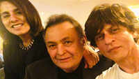 After Deepika Padukone, Shah Rukh Khan meets Rishi Kapoor in New York 