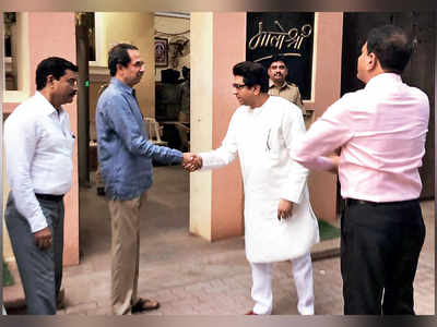 A brief reunion for Uddhav Thackeray, Raj Thackeray