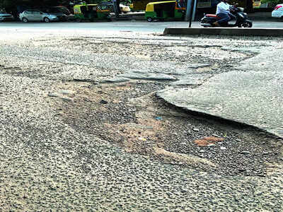 Disorder on this road: Rampant parking scene